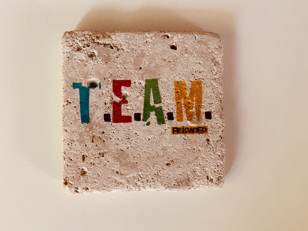 Motywacja do pracy: 15 praktycznych przykładów i technik, które naprawdę działają